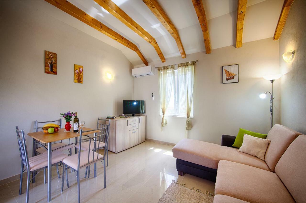 Betini Apartments - Authentic Island Escape 코미자 외부 사진