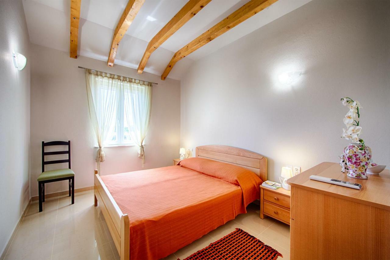 Betini Apartments - Authentic Island Escape 코미자 외부 사진