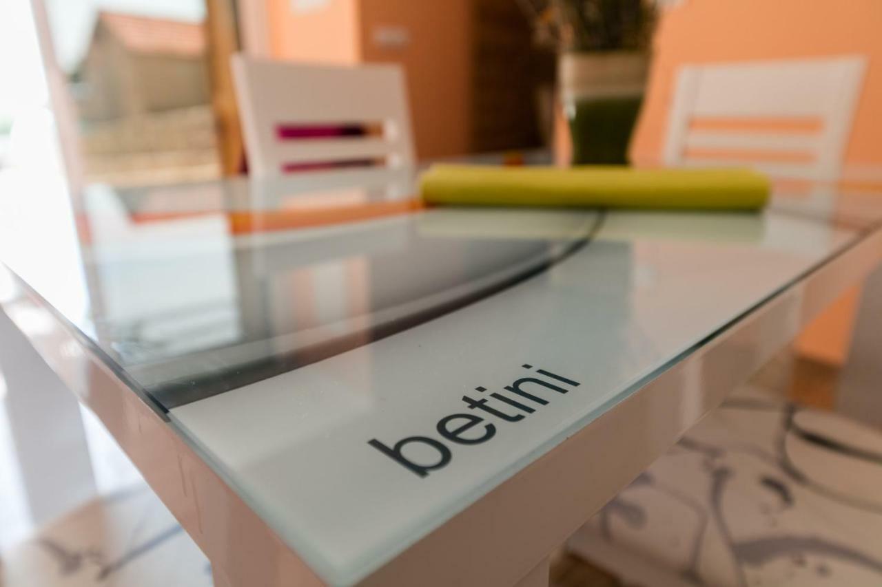 Betini Apartments - Authentic Island Escape 코미자 외부 사진