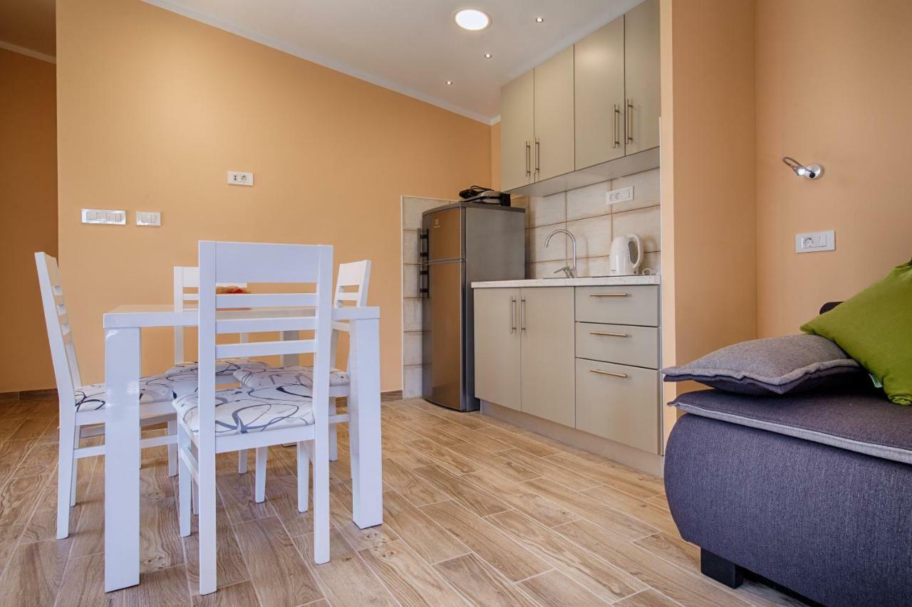 Betini Apartments - Authentic Island Escape 코미자 외부 사진